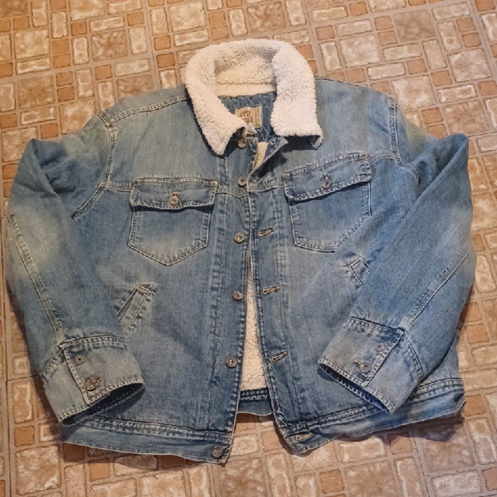 Old Navy Blue Denim Jacket with White Sherpa Lining Size Xlarge